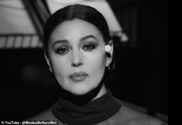 ظهرت مونيكا في الفيلم الذي تم إنتاجه باللغات الإنجليزية والفرنسية والإيطالية