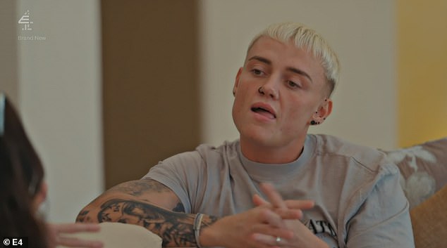 ومع ذلك، بعد ساعات فقط من الاعتراف الجنسي المفاجئ، بدت الرومانسية بينهما باردة حيث اعترفت إيف بأنها شعرت أنها بحاجة إلى مساحة من تشارلي.