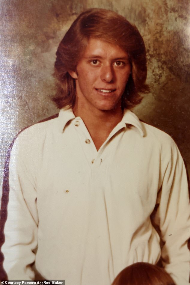 كان الزوجان متزوجين لمدة 15 عامًا حتى توفي روب (في الصورة) فجأة بسبب سرطان البنكرياس في عام 2013، والذي ورد أنه كان بمثابة صدمة لأنهما لم يدركا أنه كان مريضًا.