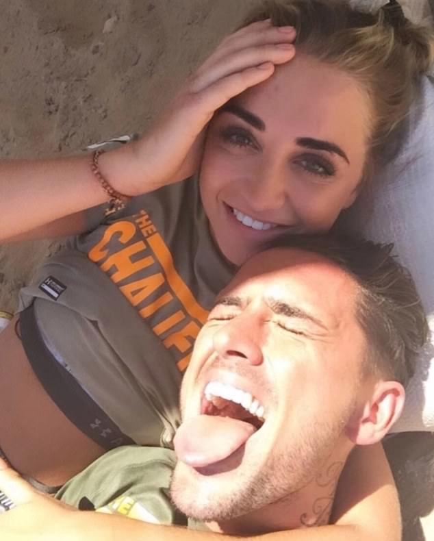 ومنذ ذلك الحين، اضطر إلى إخلاء منزله في إسيكس بالكامل، حيث اضطر إلى بيع العقار العام الماضي بعد أن أُمر بدفع 207 آلاف جنيه إسترليني لجورجيا كتعويض عن انتهاك الخصوصية.