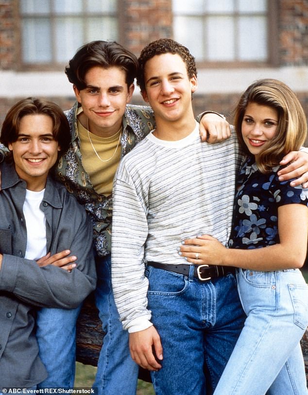 اشتهر فيشل بلعب دور توبانغا لورانس في المسرحية الهزلية للمراهقين Boy Meets World؛ في الصورة بعيدة R مع النجوم المشاركين ويل فريدل، رايدر سترونج، وبن سافاج