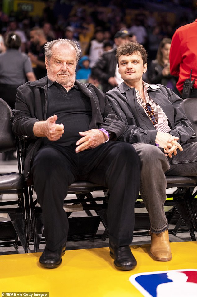 قال راي للموعد النهائي: 