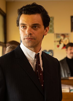 في الصورة: جاكوب فورتشن لويد في دور بريان إبستاين في فيلم Midas Man