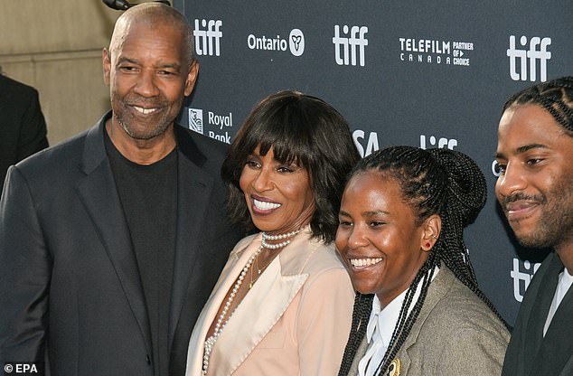 كانوا جميعًا يحضرون العرض الأول لفيلم مالكولم الإخراجي الأول The Piano Lesson، والذي يضم أيضًا جون ديفيد في دور رئيسي.