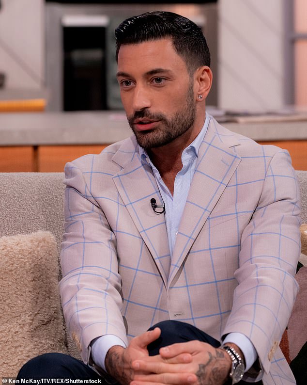 وقال المتحدث باسم السيد بيرنيس إن الراقص 