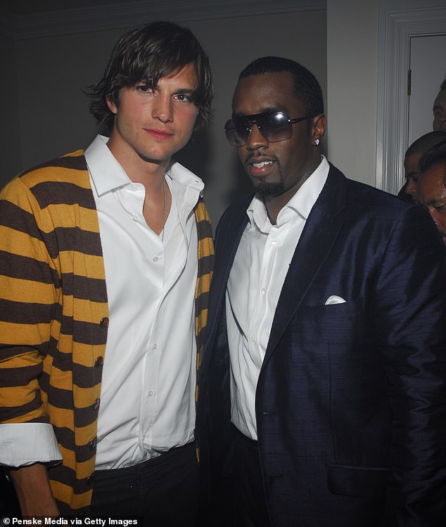 كان كوتشر، البالغ من العمر 46 عامًا، صديقًا مقربًا لكومز لما يقرب من عقدين من الزمن، حيث أشاد الثنائي ببعضهما البعض على مر السنين، حتى أن الممثل حضر إحدى حفلاته البيضاء سيئة السمعة؛ شوهدت في عام 2007