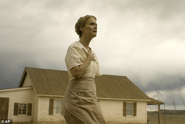 تدور أحداث الفيلم في أوكلاهوما في الثلاثينيات وسط العواصف الترابية المروعة في المنطقة، وتتخذ مارغريت بيلوم (سارة) إجراءات استثنائية لحماية عائلتها من التهديد.