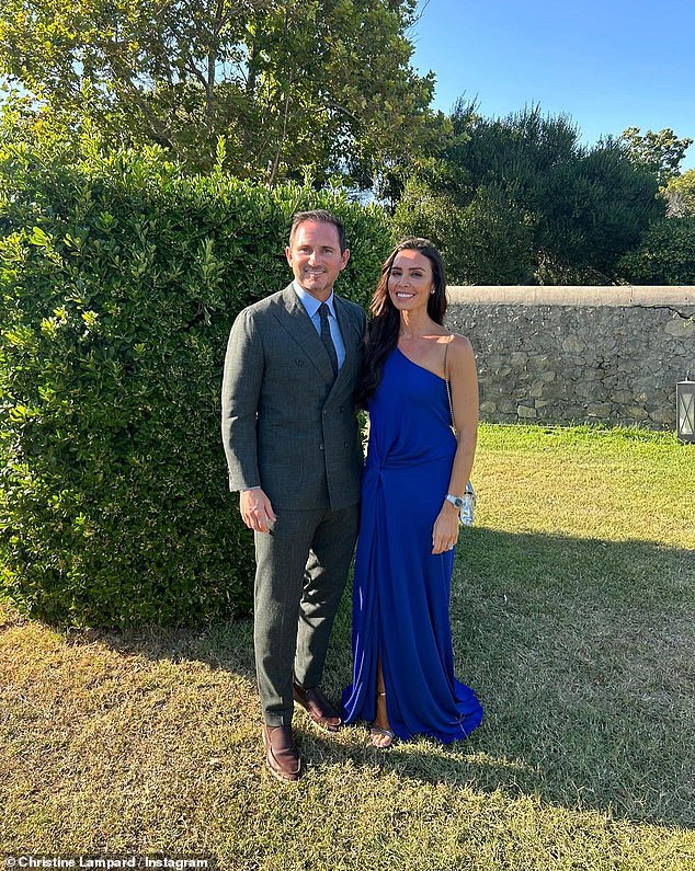 كريستين متزوجة بسعادة من مدير كرة القدم فرانك، 46 عامًا، منذ عام 2015، حيث يتشارك الزوجان فريدي، ثلاثة أعوام (في الصورة معًا)