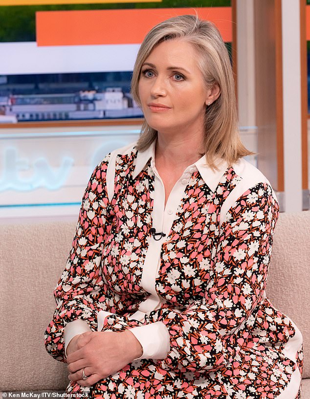 وفي الوقت نفسه، تشتهر هايلي (التي ظهرت في الصورة العام الماضي)، البالغة من العمر 44 عامًا، بتقديم برامجها على قناة سكاي سبورتس نيوز وبطولة الدوري الاسكتلندي الممتاز وكأس اسكتلندا التي استضافتها سابقًا