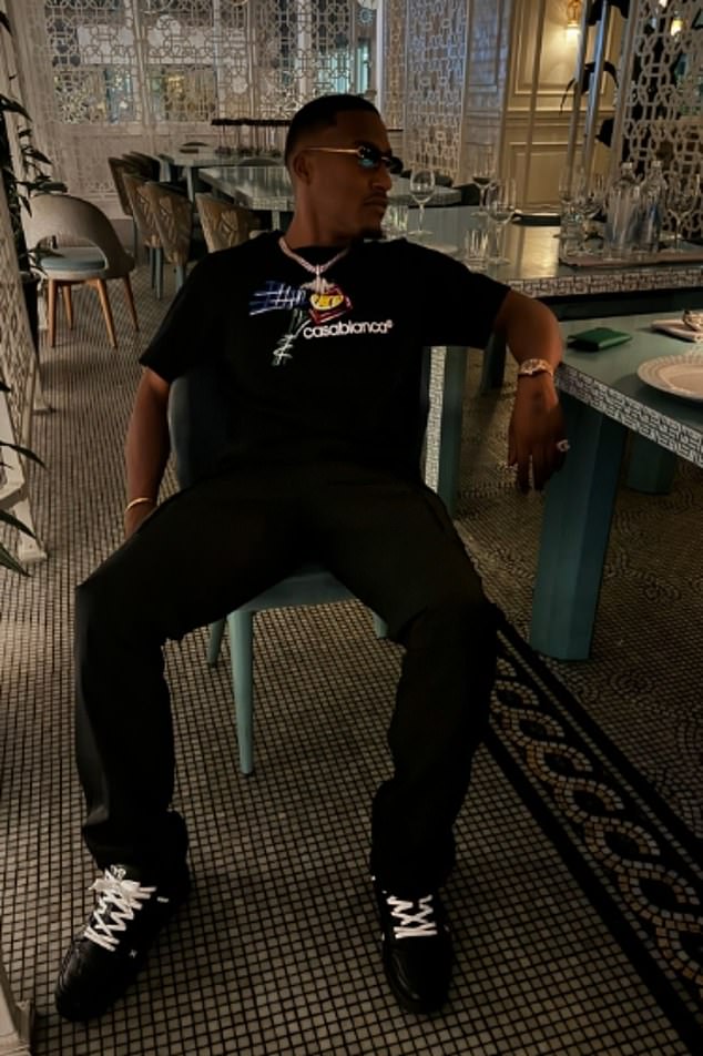 جمعت Yung filly أكثر من ثلاثة ملايين متابع على Instagram و1.84 مليون مشترك على YouTube