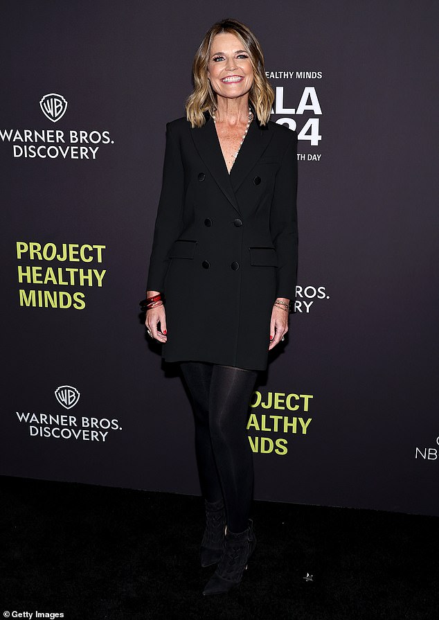 ظهرت سافانا جوثري بابتسامتها المشعة أثناء ظهورها على السجادة الحمراء خلال الحفل