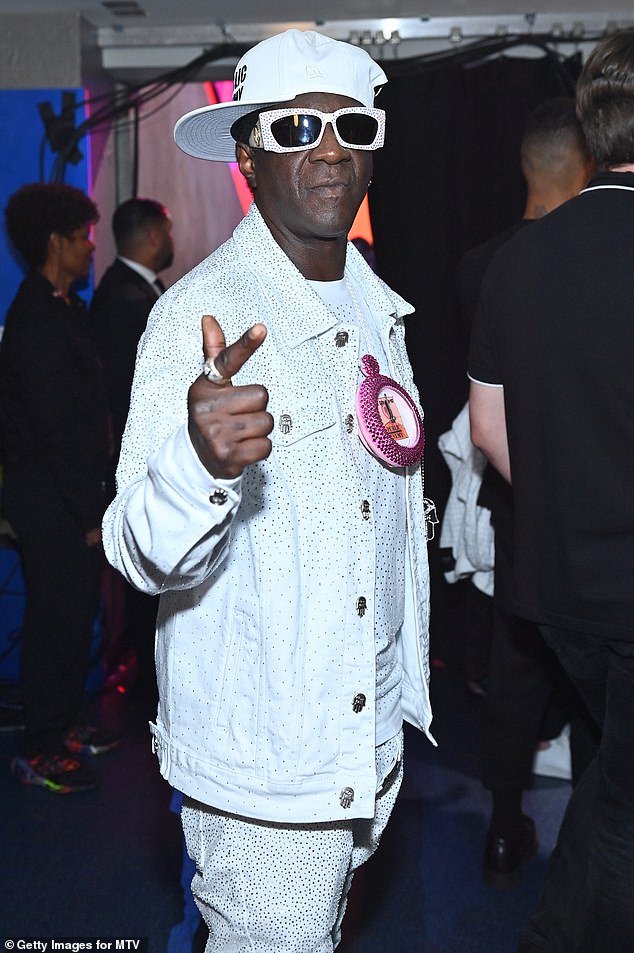 وفي عام 2015، ألقي القبض عليه بتهمة القيادة تحت تأثير الكوكايين على طريق سريع في لاس فيغاس، كما اتهمه المدعون العامون في مقاطعة كلارك بالسرعة وحيازة حاوية مفتوحة من الكحول.