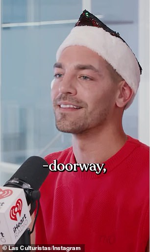 يقوم الثنائي بعمل مقطع يسمى 