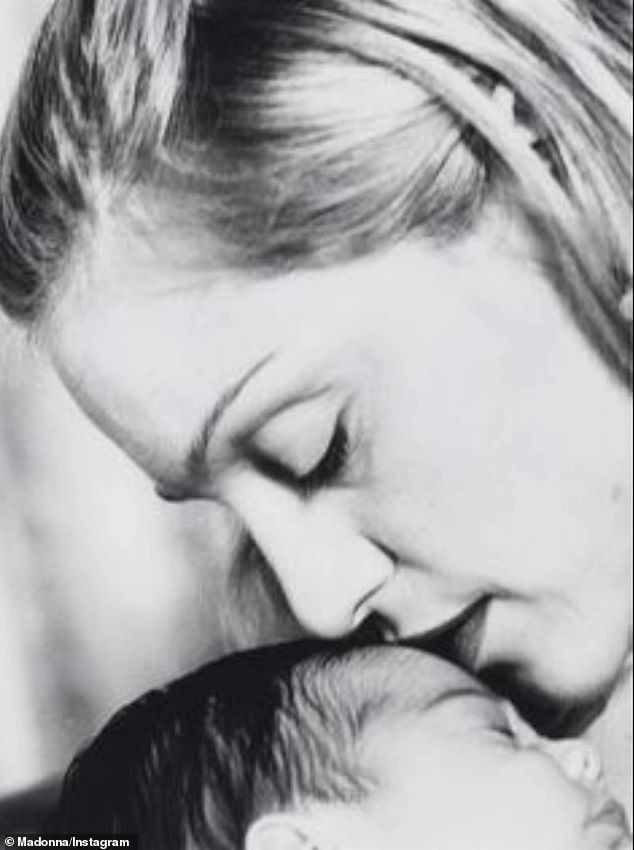 دخلت لورد العالم في 14 أكتوبر 1996 لوالدتها نجمة البوب ​​ووالدها مدرب اللياقة البدنية الشخصي