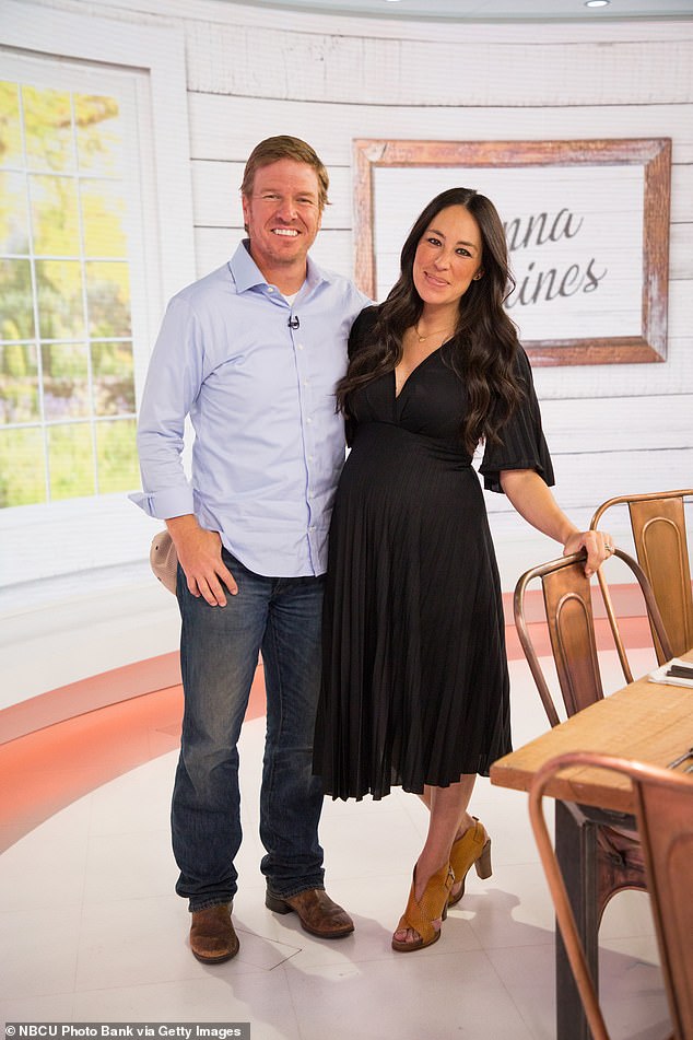 أصبحت جوانا وتشيب أسماء مألوفة بعد تألقهما في برنامج نجوم الواقع الناجح على HGTV - Fixer Upper