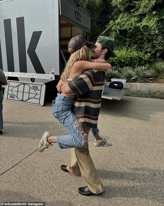 وفي حديثها لبرنامج Entertainment Tonight، قالت خلال إحدى مباريات Sip or Spill: 