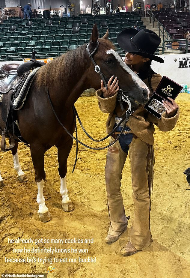 يأتي هذا بعد أيام فقط من حصول الفتاة المذهلة على لقب بطلة الهواة لعام 2024 Classic LTD من Southern Cutting Horse Futurity لمهاراتها في ركوب الخيل.