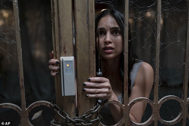 سبق لها أن لعبت دور البطولة في فيلم Scream لعام 2022 وتكملة له لعام 2023 Scream 6؛ في الصورة عام 2023، لا تزال Scream VI