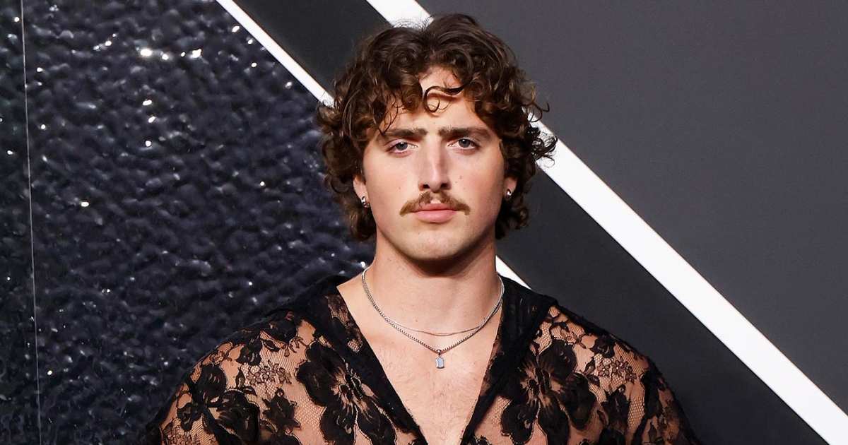 لماذا ترك بنسون بون أمريكان أيدول إعادة زيارة اختباره