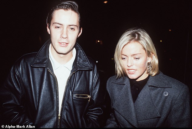 تزوجت باتسي لأول مرة في عام 1988 من دان دونوفان، عضو فرقة البوب ​​Big Audio Dynamite في الثمانينيات. انفصل الزوجان عام 1991 (في الصورة معًا عام 1990)