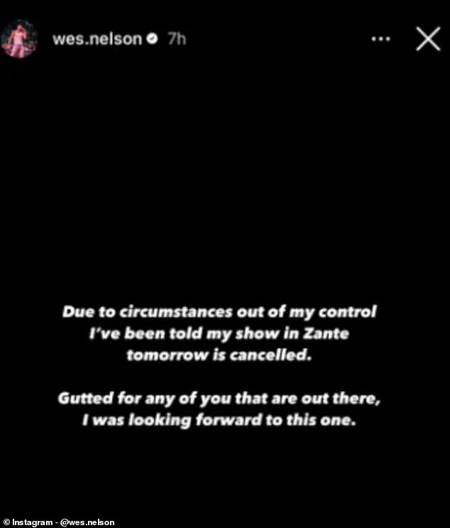 أثناء قيامه بجولة في أوروبا هذا الصيف في يوليو، دمر المغني المشجعين عندما كشف عن إلغاء حفله المخطط له في زانتي بسبب 