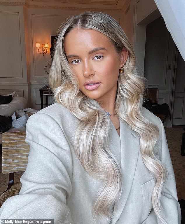 وقالت خط ملابس مولي ماي، الذي تم إطلاقه الشهر الماضي، لـ MailOnline إنها تتطلع إلى “حقبة جديدة” في حياتها بعد الانفصال