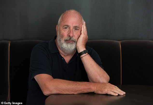 توفي ميشيل عن عمر يناهز 65 عامًا في نفس اليوم في سبتمبر 2020 الذي أكمل فيه المزيج الصوتي النهائي لما سيكون فيلمه الأخير، الفيلم الوثائقي الرئيسي إليزابيث: صورة في أجزاء