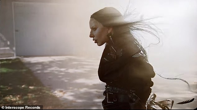 الأغنية الجديدة، التي احتلت المركز 19 على مخطط Pop Airplay الأمريكي، هي الأغنية الرئيسية من ألبوم ليدي غاغا القادم الذي سيصدر في فبراير.