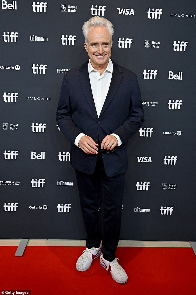 اقترح برادلي ويتفورد، الذي اشتهر بدوره الحائز على جائزة إيمي كمستشار سياسي لجوش ليمان في البرنامج الناجح، يوم الأربعاء أن خسارة كامالا هاريس الساحقة كانت، على الأقل جزئيا، بسبب البلاد. "