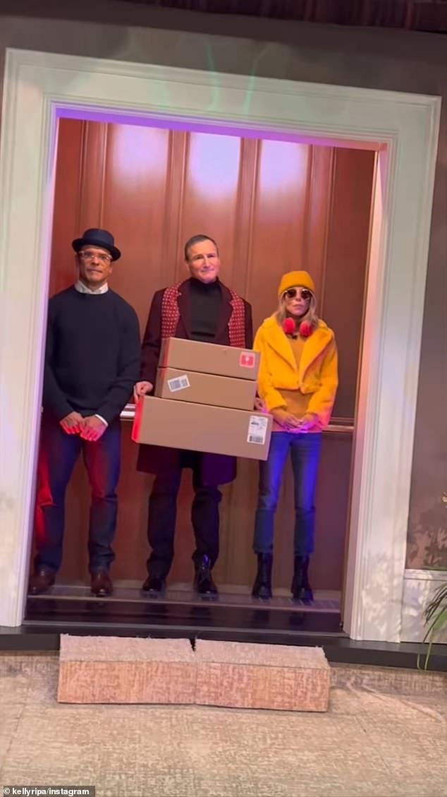 يستعد الزوجان لتقديم برنامجهما الحواري على الطريق إلى بالم سبرينغز