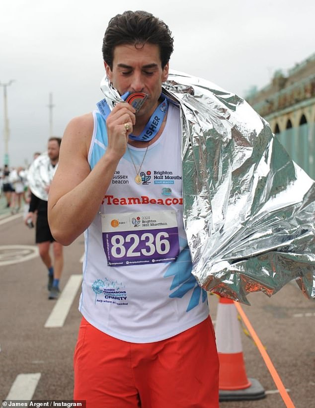 نجم TOWIE السابق، 36 عامًا، الذي فقد 14 حجرًا وأصبح الآن نظيفًا ورصينًا بعد محاربة الإدمان و