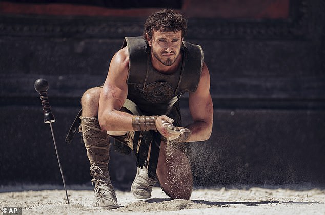 وعندما سئل عما إذا كان قد بدأ لعبة Gladiator III، قال: 