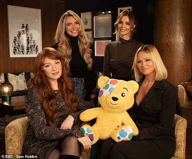 بعد 20 عامًا من إصدار Girls Aloud سأقف بجانبك لصالح BBC Children In Need، تستعد الفرقة الشهيرة لإصدار نسخة جديدة تمامًا من الأغنية، مع غناء سارة المحبوبة.