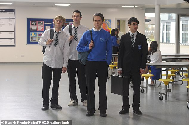 كشف الممثل البالغ من العمر 37 عامًا، والذي وجد شهرة في المسرحية الهزلية E4 The Inbetweeners في أواخر العقد الأول من القرن الحادي والعشرين والذي يصور شخصية جاي كارترايت، أنه ليس 