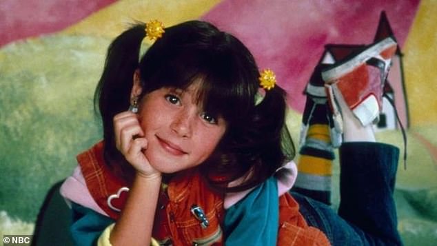 تم بث سلسلته Punky Brewster في الأصل من عام 1984 إلى عام 1988. وهي تتبع حياة Punky Brewster (التي يلعبها Soleil Moon Frye)، وهي فتاة يتيمة؛ فري ينظر في لا يزال