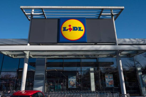 منظر خارجي عام لسوبر ماركت Lidl