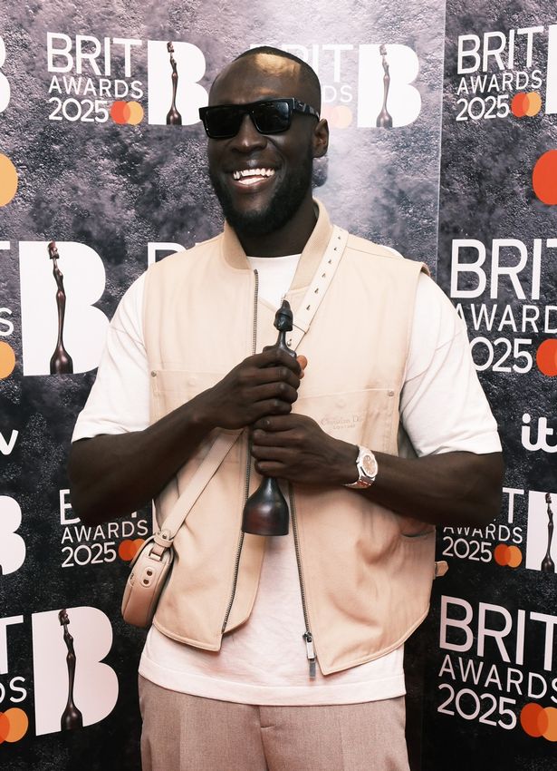 Stormzy في حفل توزيع جوائز BRIT 2025