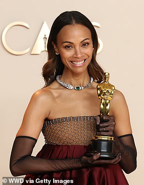 تم الاعتراف بـ Zoe Saldana في فئة أفضل ممثلة داعمة لإميليا بيريز