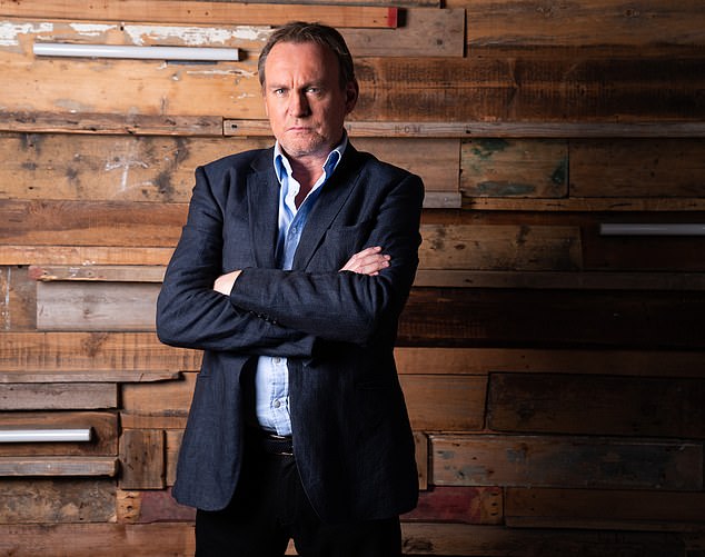 اشتكى Philip Glenister ، 62 عامًا ، (في الصورة) من أن الجهات الفاعلة الأكبر سناً لا تحترم في الاختبارات