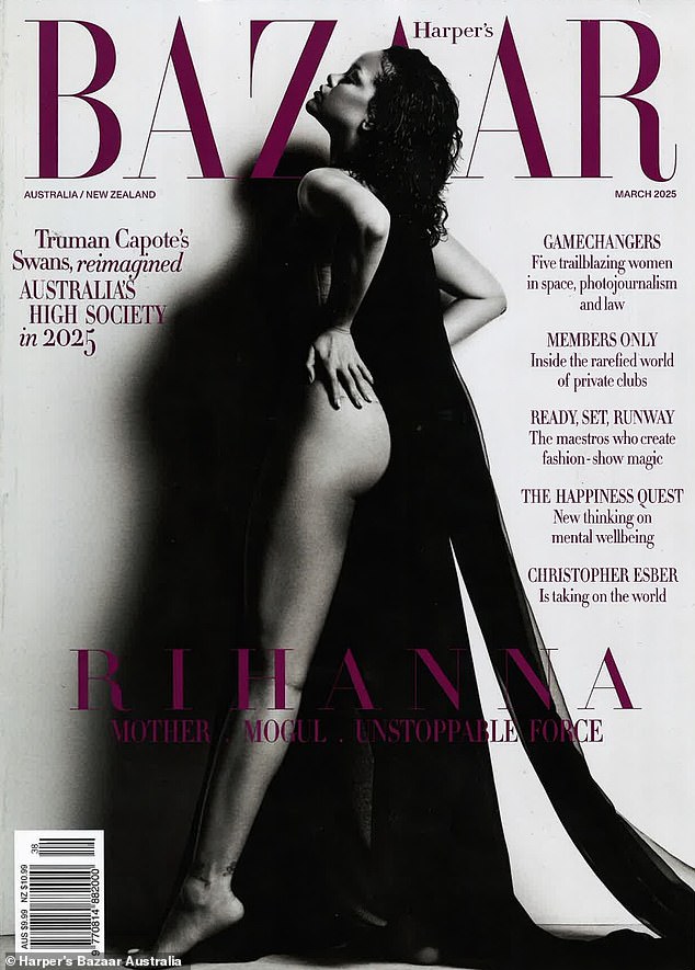 أحدث إصدار من Harper's Bazaar Australia ، الذي يضم نجم البوب ​​Rihanna على الغلاف ، قد أدرجت MS Davison كرئيس تحرير في الجزء العلوي من Masthead