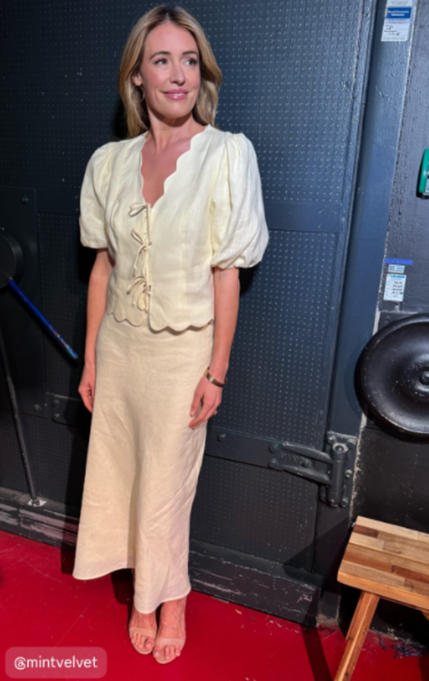 Cat Deeley يرتدي Mint Velvet CoD