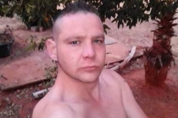 هوغو فيريرا يطرح في صورة سيلفي بلا قميص