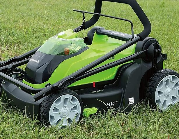   Greenworks 40V Cordless Falnmower