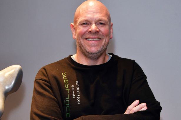 يحضر Tom Kerridge منظرًا خاصًا للمعرض الجديد للنحات Beth Cullen-Kerridge 