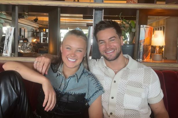 Jojo Siwa و Chris Hughes