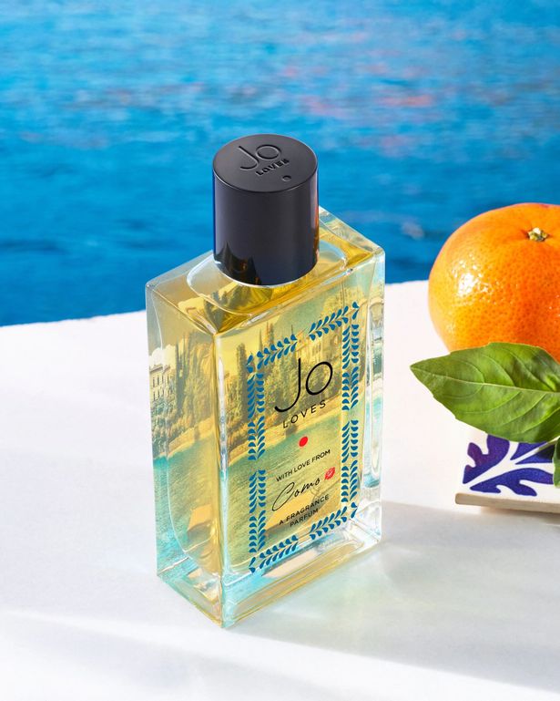 جو يحب مع الحب من عطر كومو