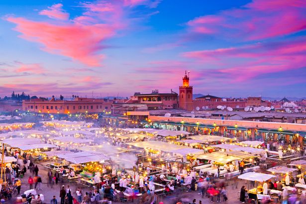 المغرب ، مراكش ، DJEMAA EL-FNA Square.DJEMAA EL FNA هو مربع وسوق في حي Marrakesh Medina (المدينة القديمة)