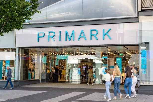 تم تقسيم المتسوقين في Primark على قمة 25 جنيهًا إسترلينيًا