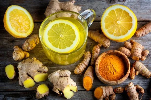 الزنجبيل والكركم هي التوابل التي تؤخذ عادة كوسيلة طبيعية لجنود المرض
