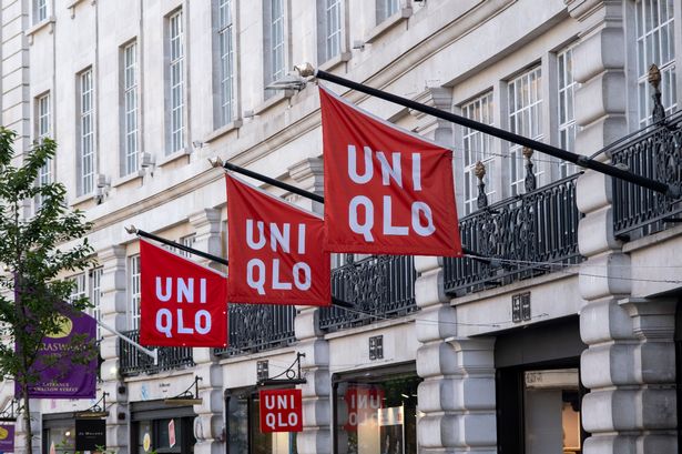 علامات لعلامة الملابس اليابانية Uniqlo 